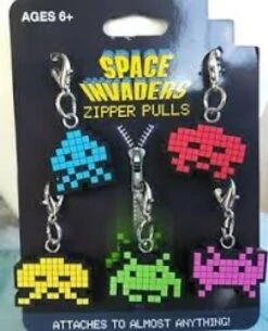 Gamer Toys - Zipper Pulls - Space Invaders - 5 Piece Set - NEW